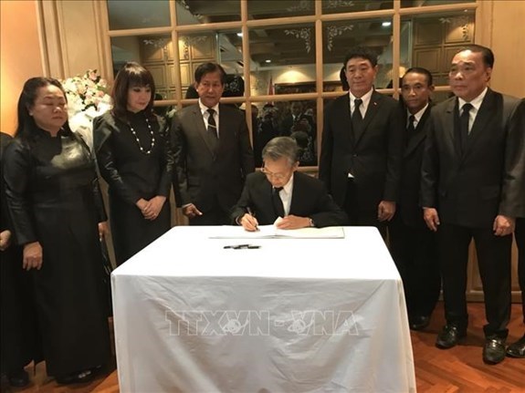 Lễ viếng và mở sổ tang nguyên Tổng Bí thư Đỗ Mười tại các nước